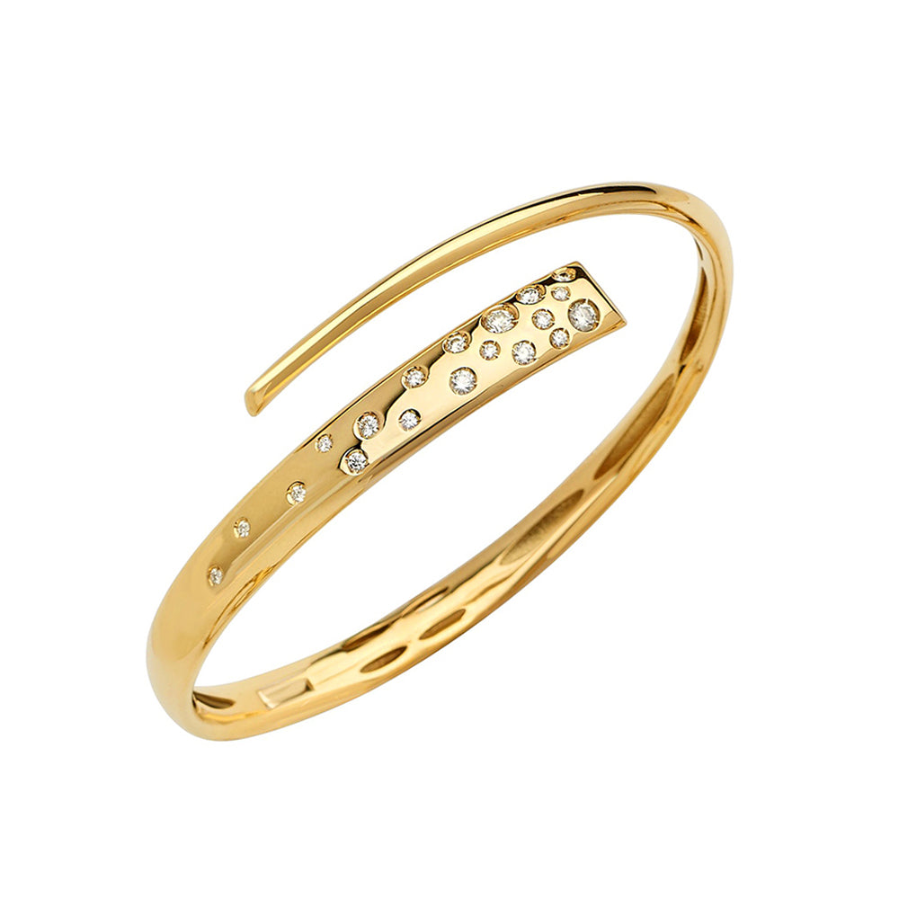 18KT YELLOW GOLD BANGLE WITH 0.40CTTW DIAMONDS