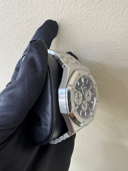 Detail view of the iconic octagonal bezel on the Audemars Piguet Royal Oak Chronograph 26331ST Left Side.