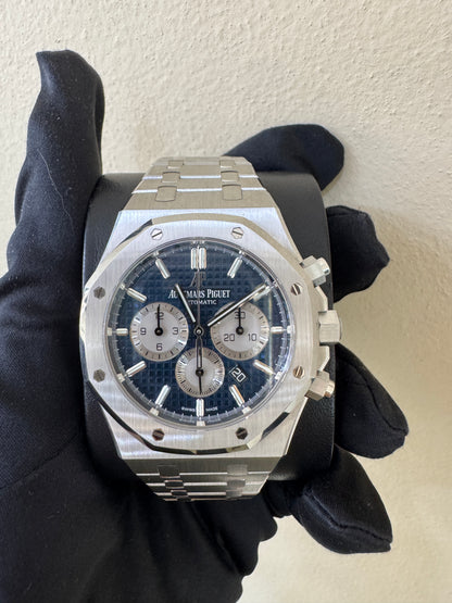 Close-up of the blue Grande Tapisserie dial on the Audemars Piguet Royal Oak Chronograph 26331ST.